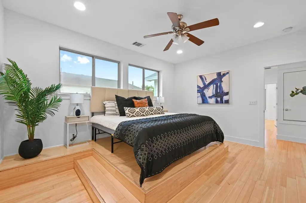 3306 Thomas Kincheon Street Austin TX 78745