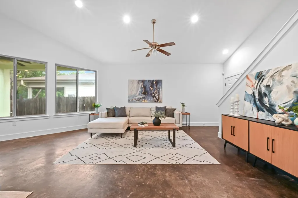 3306 Thomas Kincheon Street Austin TX 78745
