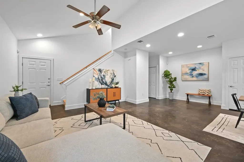 3306 Thomas Kincheon Street Austin TX 78745