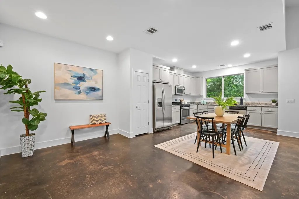 3306 Thomas Kincheon Street Austin TX 78745