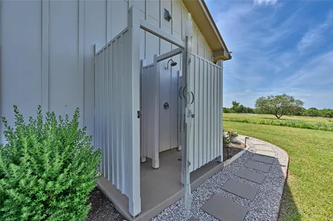 2165 County Road 250 Road Weimar TX 78962