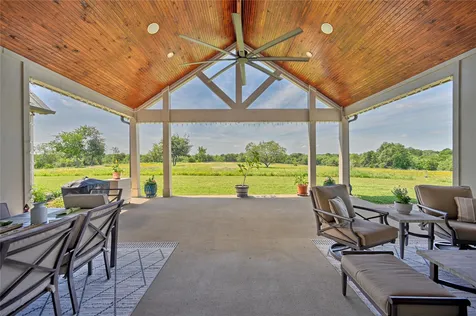 2165 County Road 250 Road Weimar TX 78962