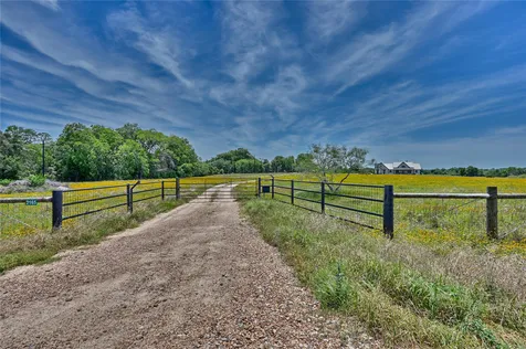2165 County Road 250 Road Weimar TX 78962