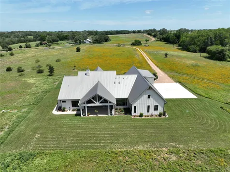 2165 County Road 250 Road Weimar TX 78962
