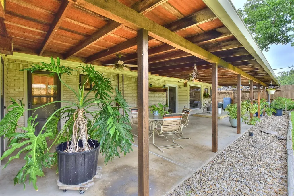 2200 Kenbridge Drive Austin TX 78757