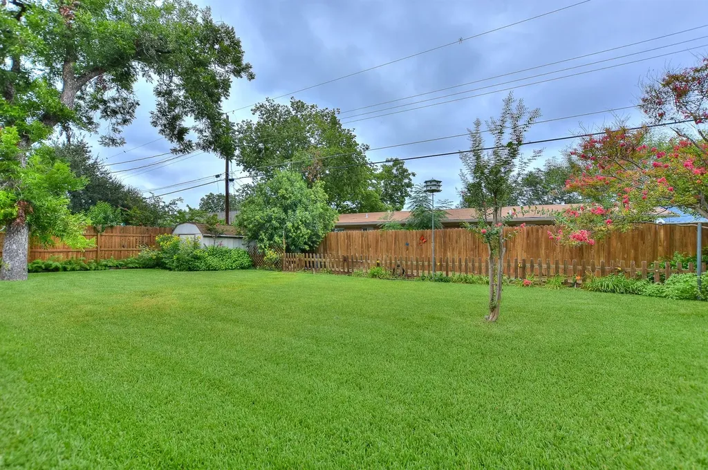 2200 Kenbridge Drive Austin TX 78757