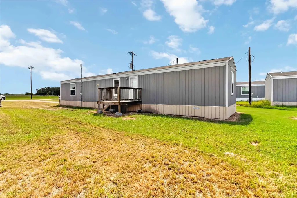 5670 E Hwy 290 Street Giddings TX 78942