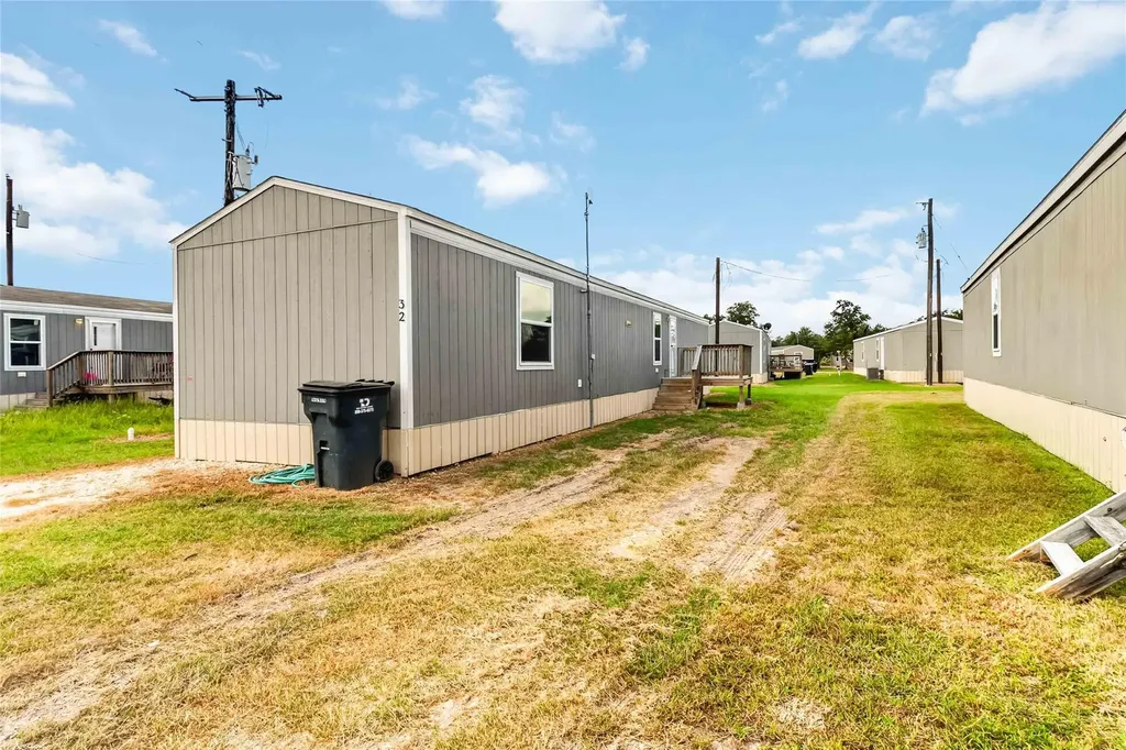 5670 E Hwy 290 Street Giddings TX 78942