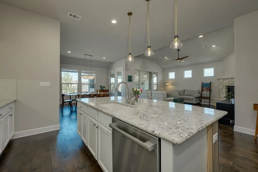 3300 Venezia View Leander TX 78641