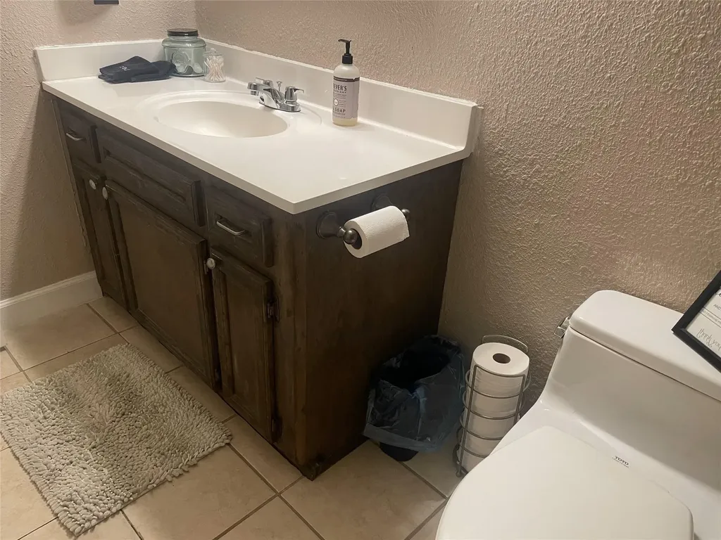 329 S Venture Boulevard S Point Venture TX 78645