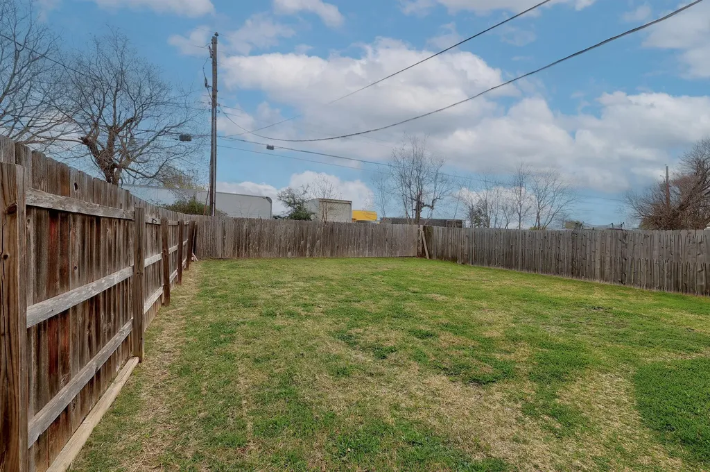 703 Valley View Drive Pflugerville TX 78660