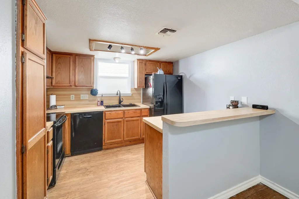 703 Valley View Drive Pflugerville TX 78660