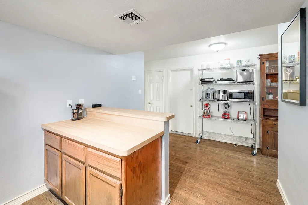 703 Valley View Drive Pflugerville TX 78660