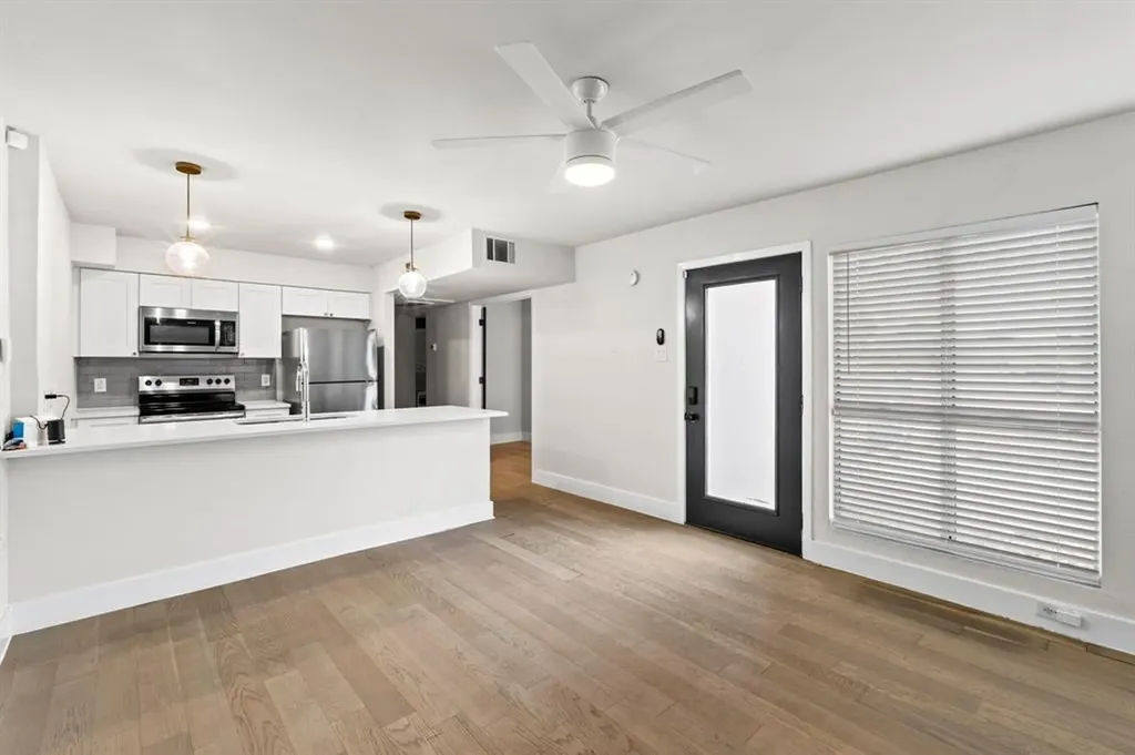 909 Reinli Street Austin TX 78751