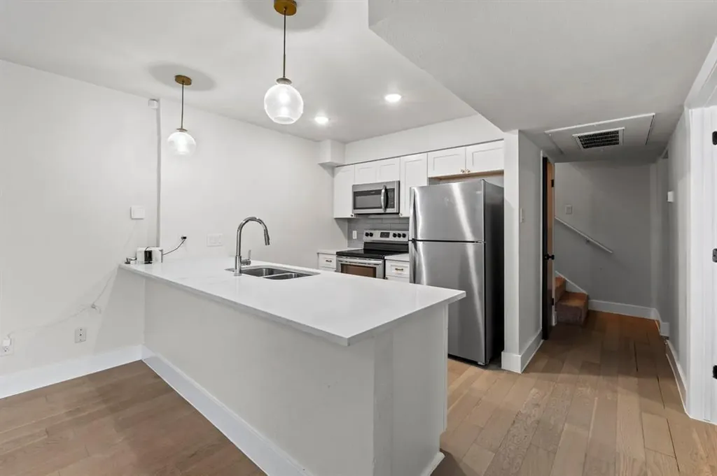 909 Reinli Street Austin TX 78751