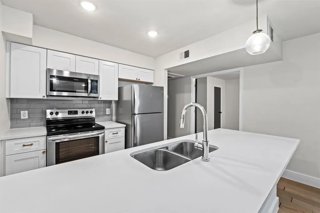 909 Reinli Street Austin TX 78751