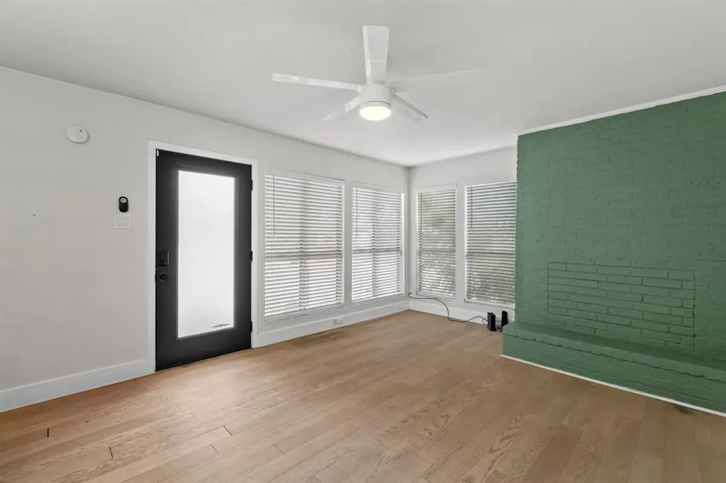 909 Reinli Street Austin TX 78751