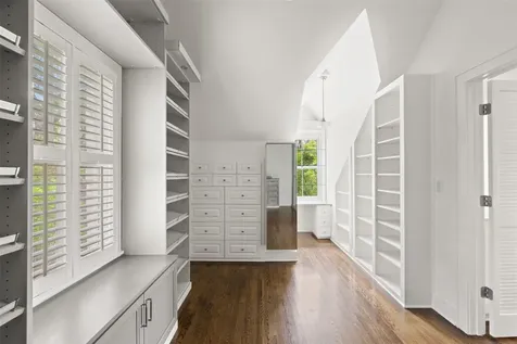 2308 Bridle Path Austin TX 78703