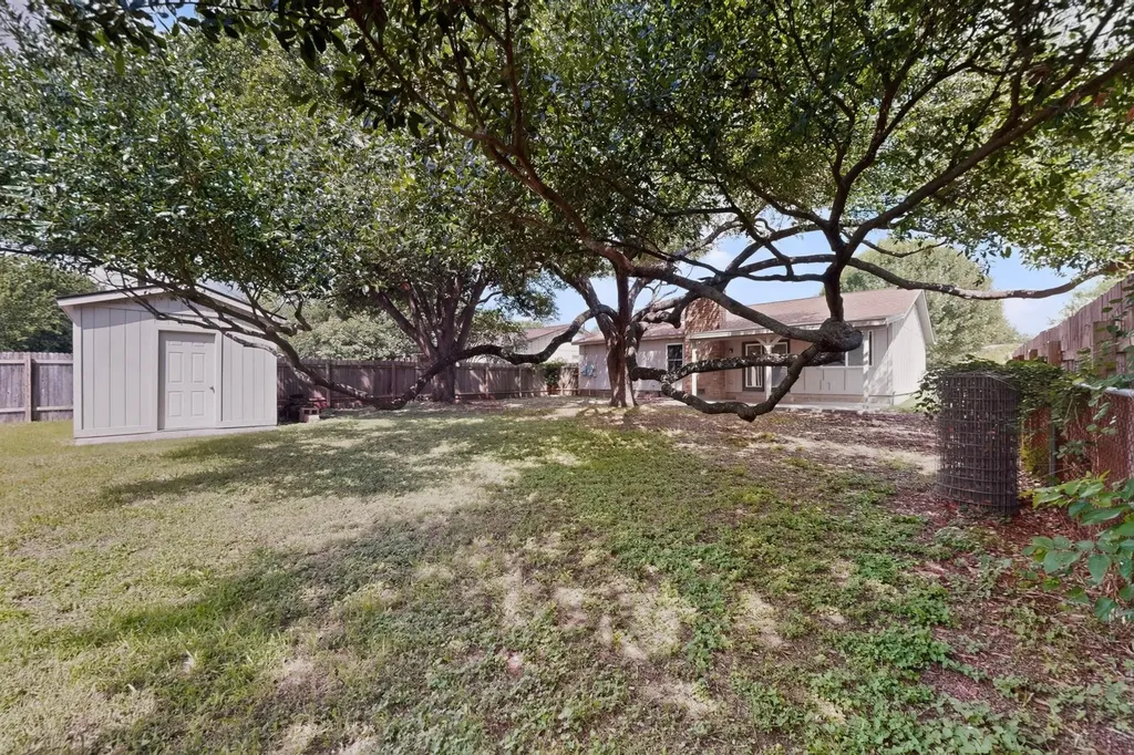 801 Pack Saddle Pass Round Rock TX 78681