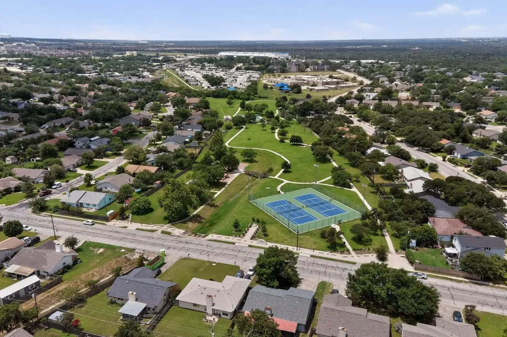 801 Pack Saddle Pass Round Rock TX 78681