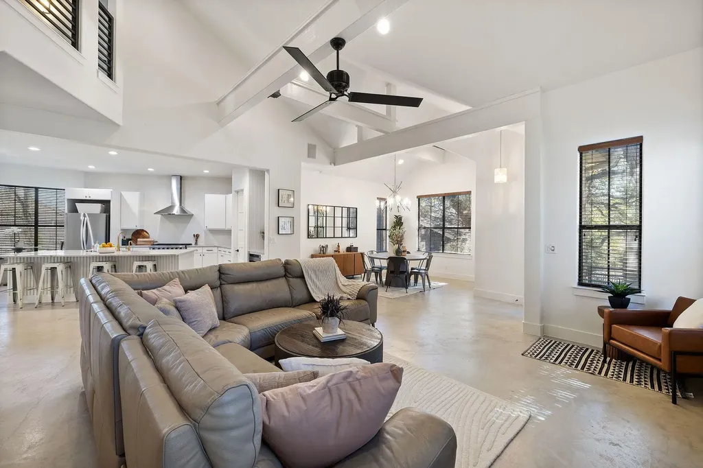 1018 Harwood Place Austin TX 78704