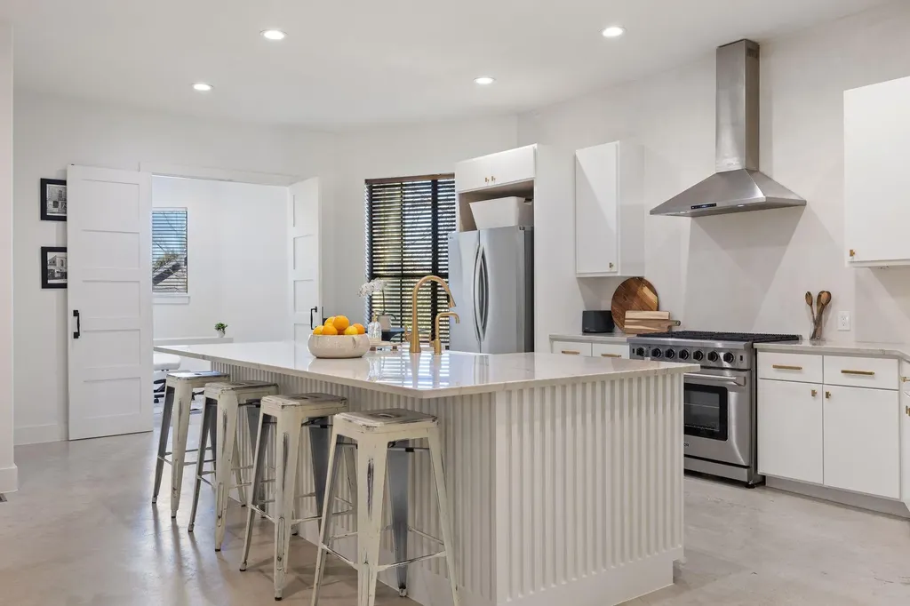 1018 Harwood Place Austin TX 78704