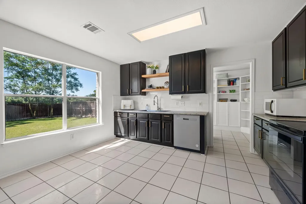 1606 Candlelight Drive Leander TX 78641
