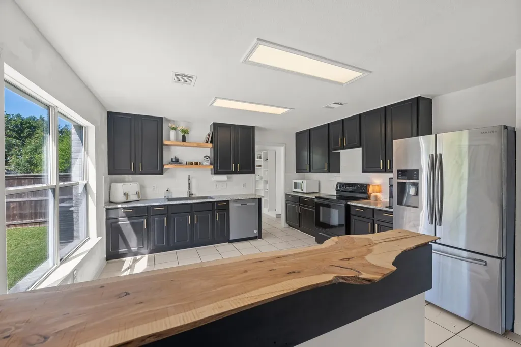 1606 Candlelight Drive Leander TX 78641