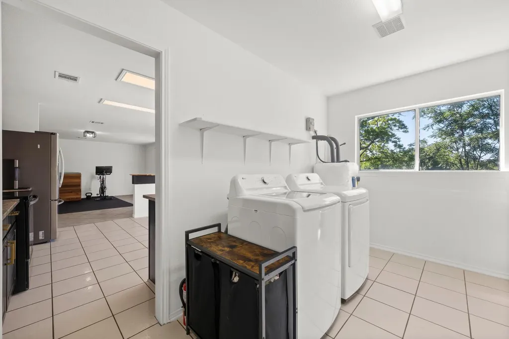 1606 Candlelight Drive Leander TX 78641