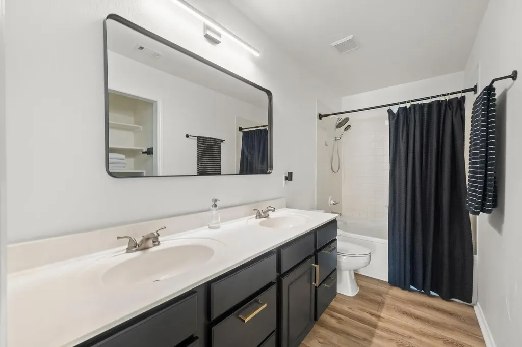 1606 Candlelight Drive Leander TX 78641