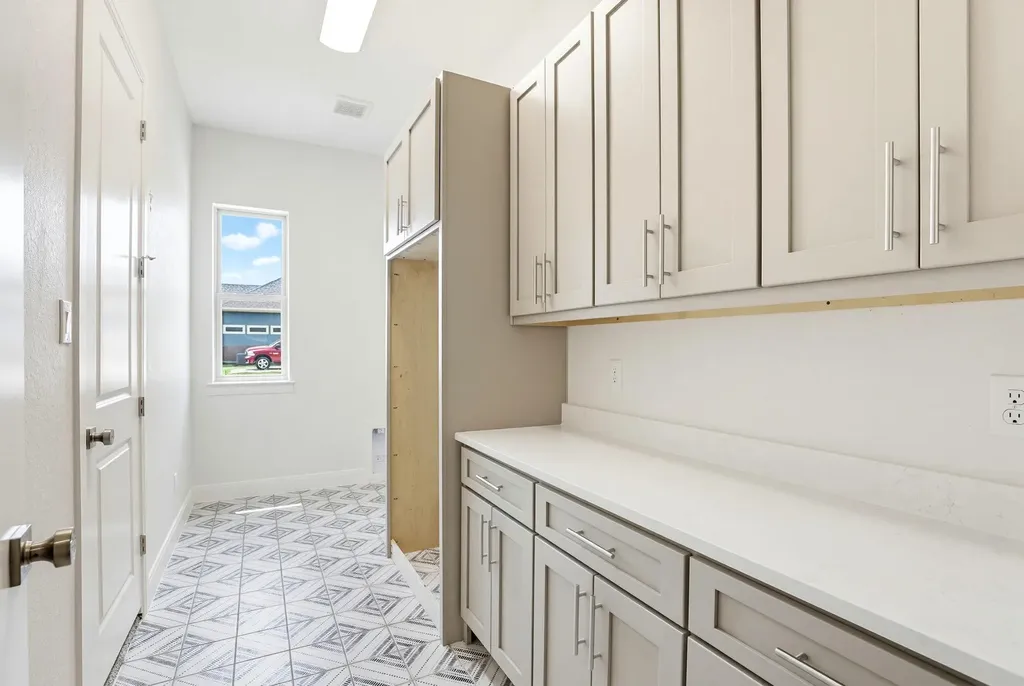 313 Farmhouse Drive Marion TX 78124