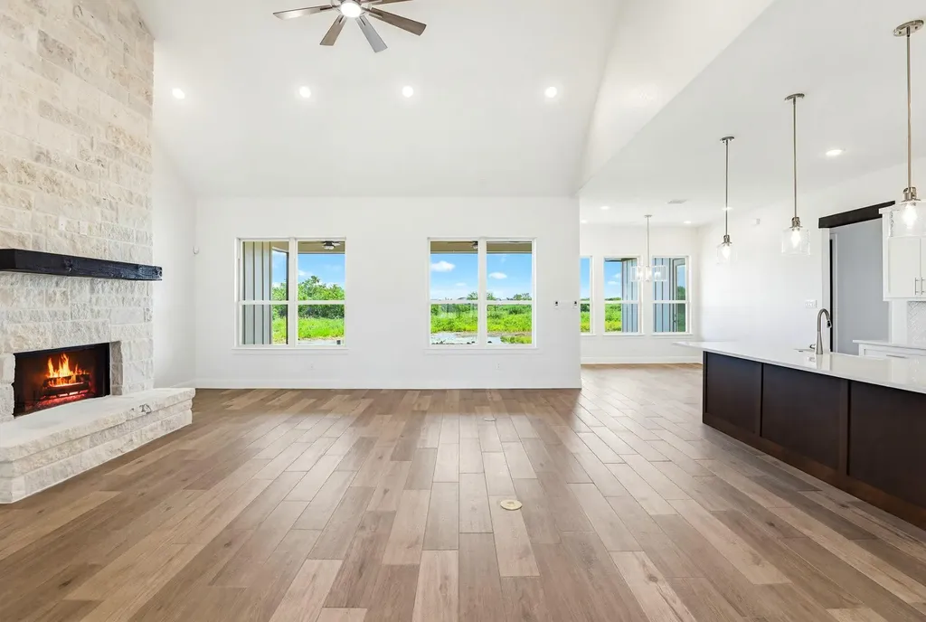 313 Farmhouse Drive Marion TX 78124