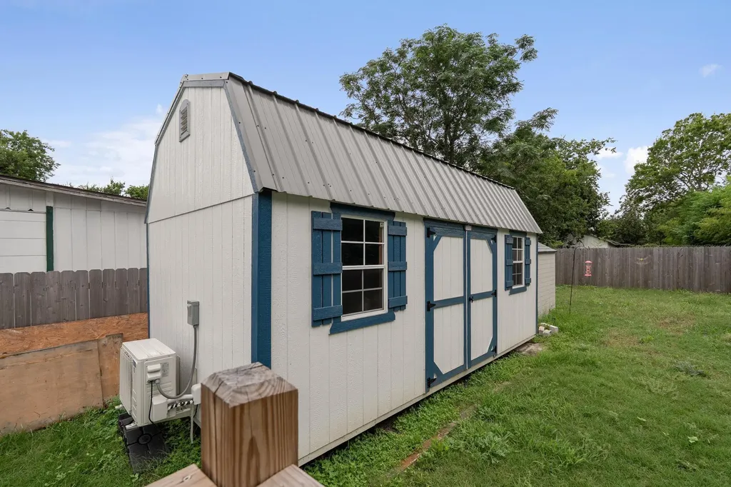 515 Wyeth Street Taylor TX 76574