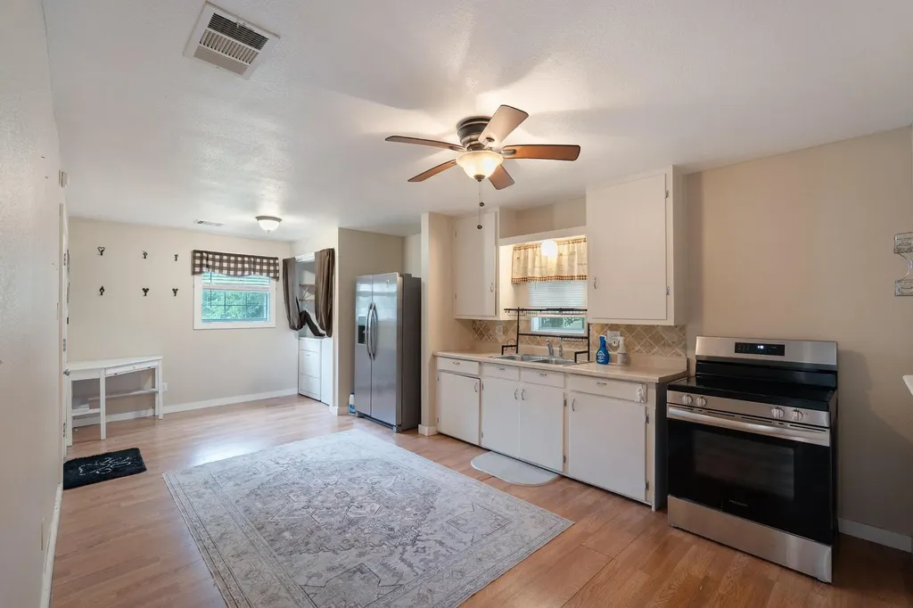 515 Wyeth Street Taylor TX 76574