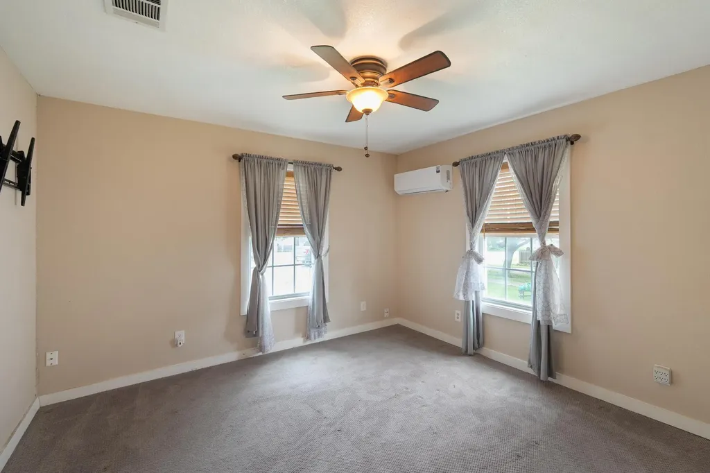 515 Wyeth Street Taylor TX 76574