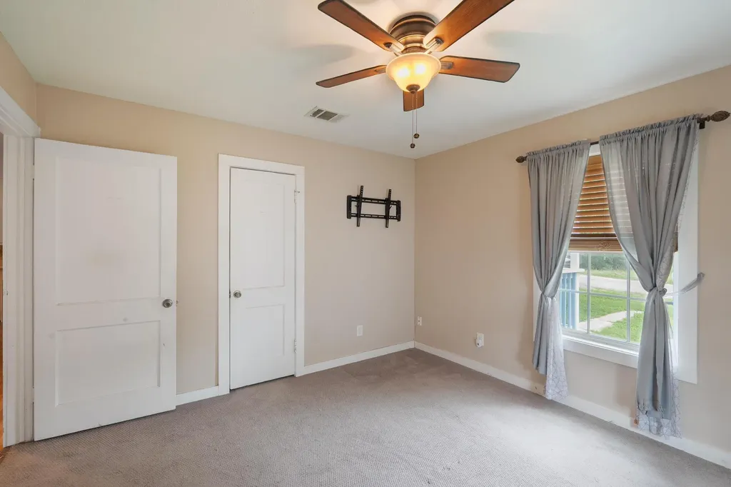 515 Wyeth Street Taylor TX 76574