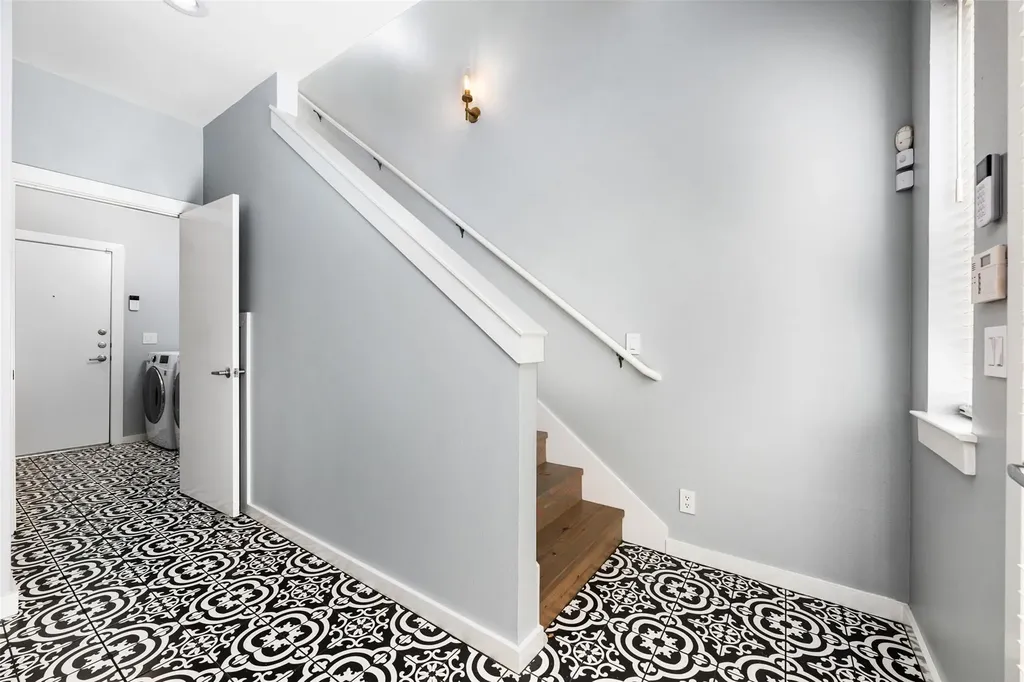 1209 Kinney Avenue Austin TX 78704