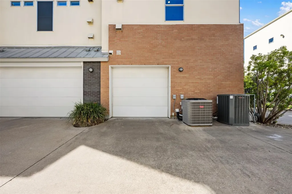 1209 Kinney Avenue Austin TX 78704