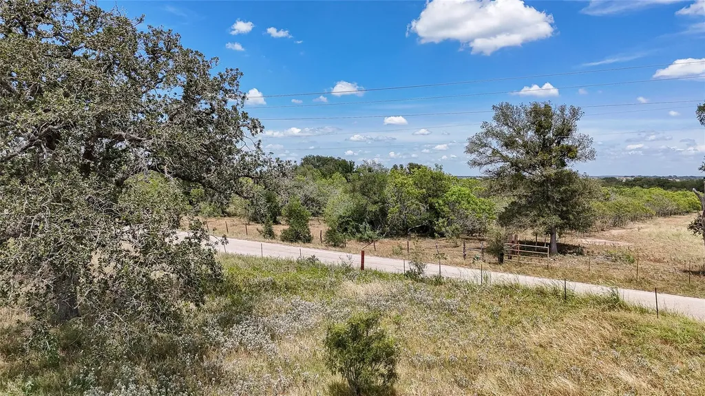 Lot 4 Fox Lane Lockhart TX 78644