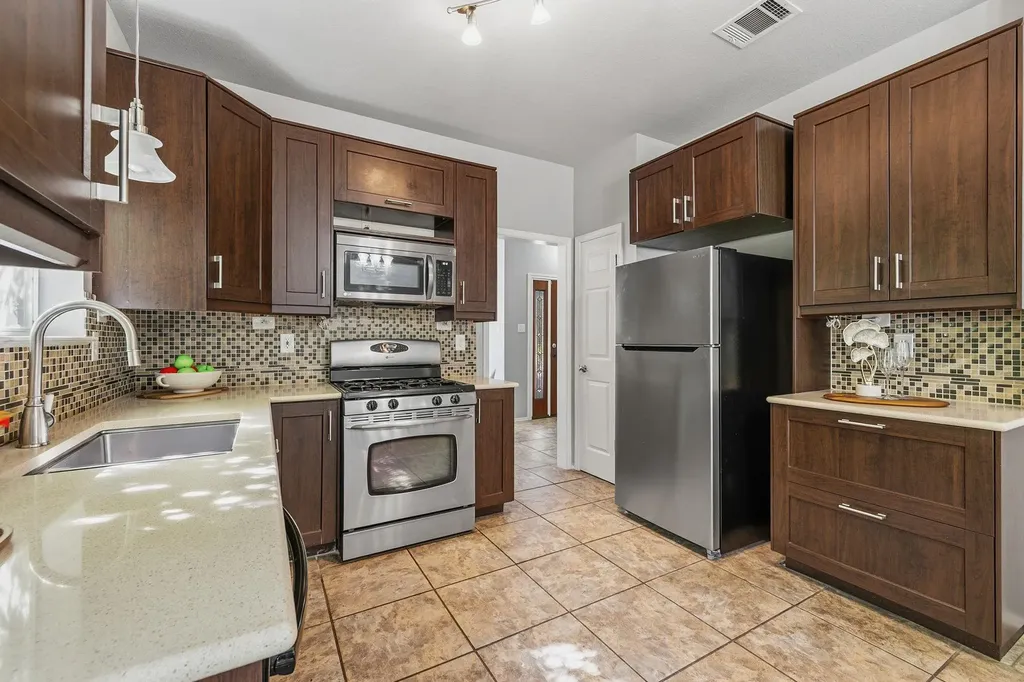 2402 Sparrow Drive Round Rock TX 78681