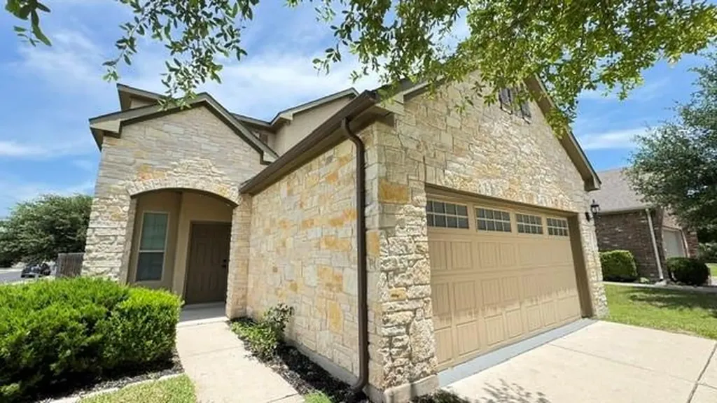 1324 Tillerfield Austin TX 78748