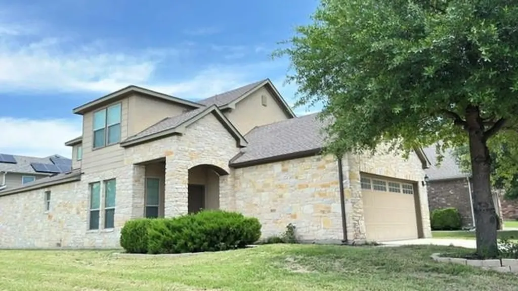 1324 Tillerfield Austin TX 78748