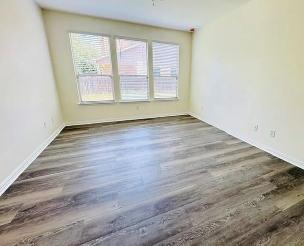 1324 Tillerfield Austin TX 78748