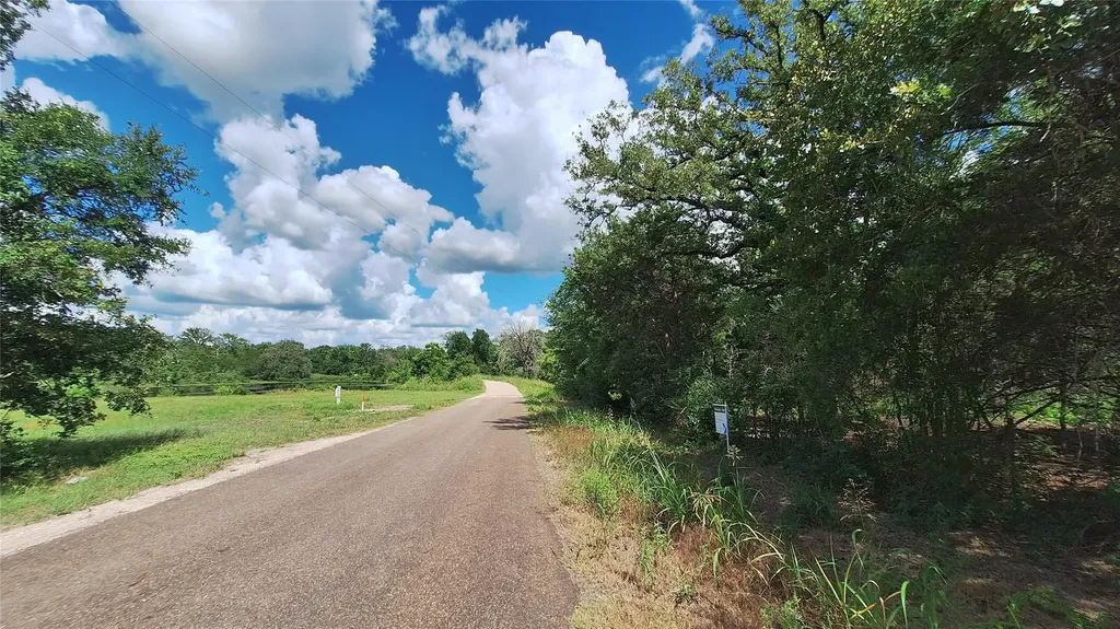 1014 Beaver Lake Drive Caldwell TX 77836