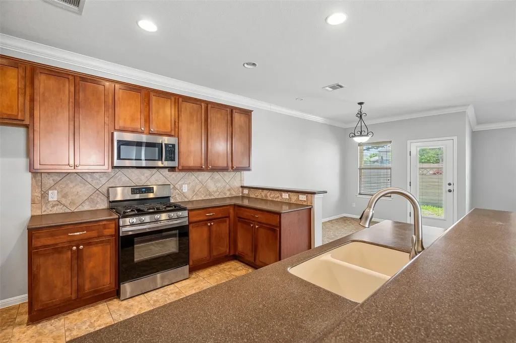 2505 Rusk Court Round Rock TX 78665