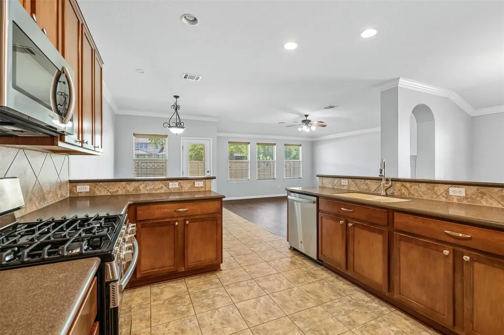 2505 Rusk Court Round Rock TX 78665