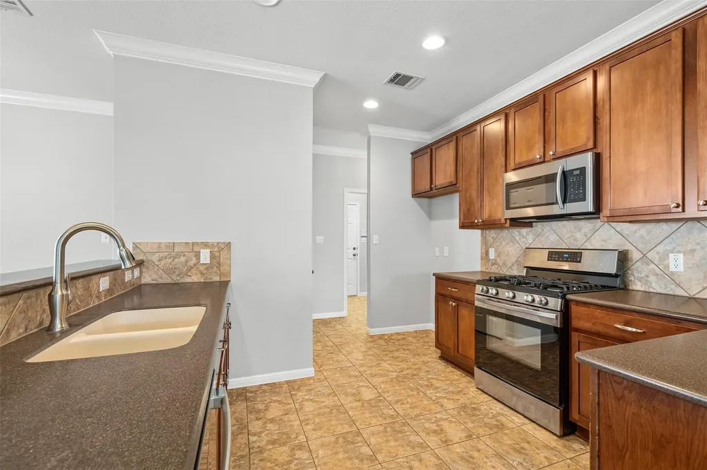 2505 Rusk Court Round Rock TX 78665