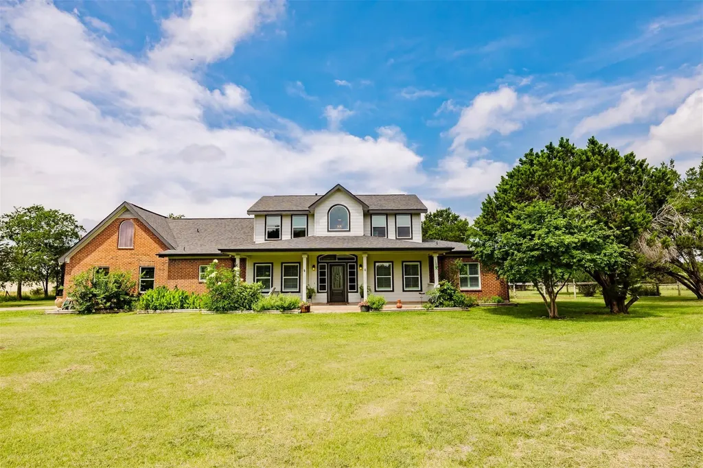 121 Lakewood Trail Leander TX 78641