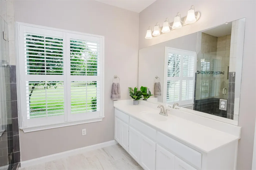 121 Lakewood Trail Leander TX 78641