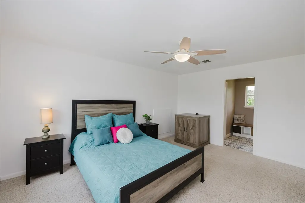 121 Lakewood Trail Leander TX 78641